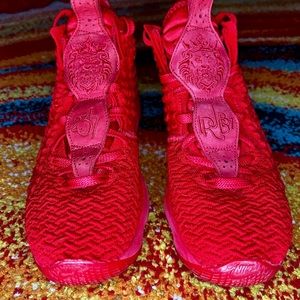 Nike Lebron James XVII Red Carpet Size 6Y or Women’s Size 7.5